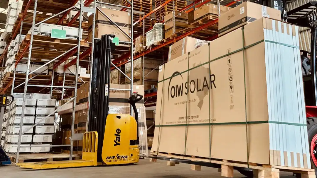 Estoque da produtos de energia solar da OIW